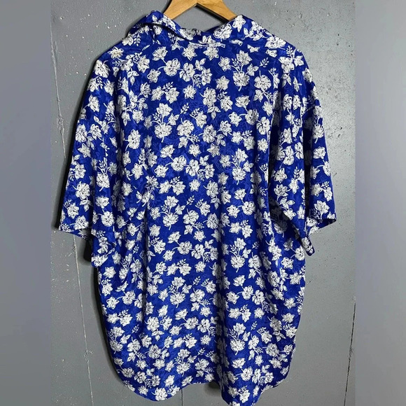 Victoria's Secret Gold Label Satin Long Button Down Shirt SZ. M/L Pearl Buttons - Picture 2 of 9